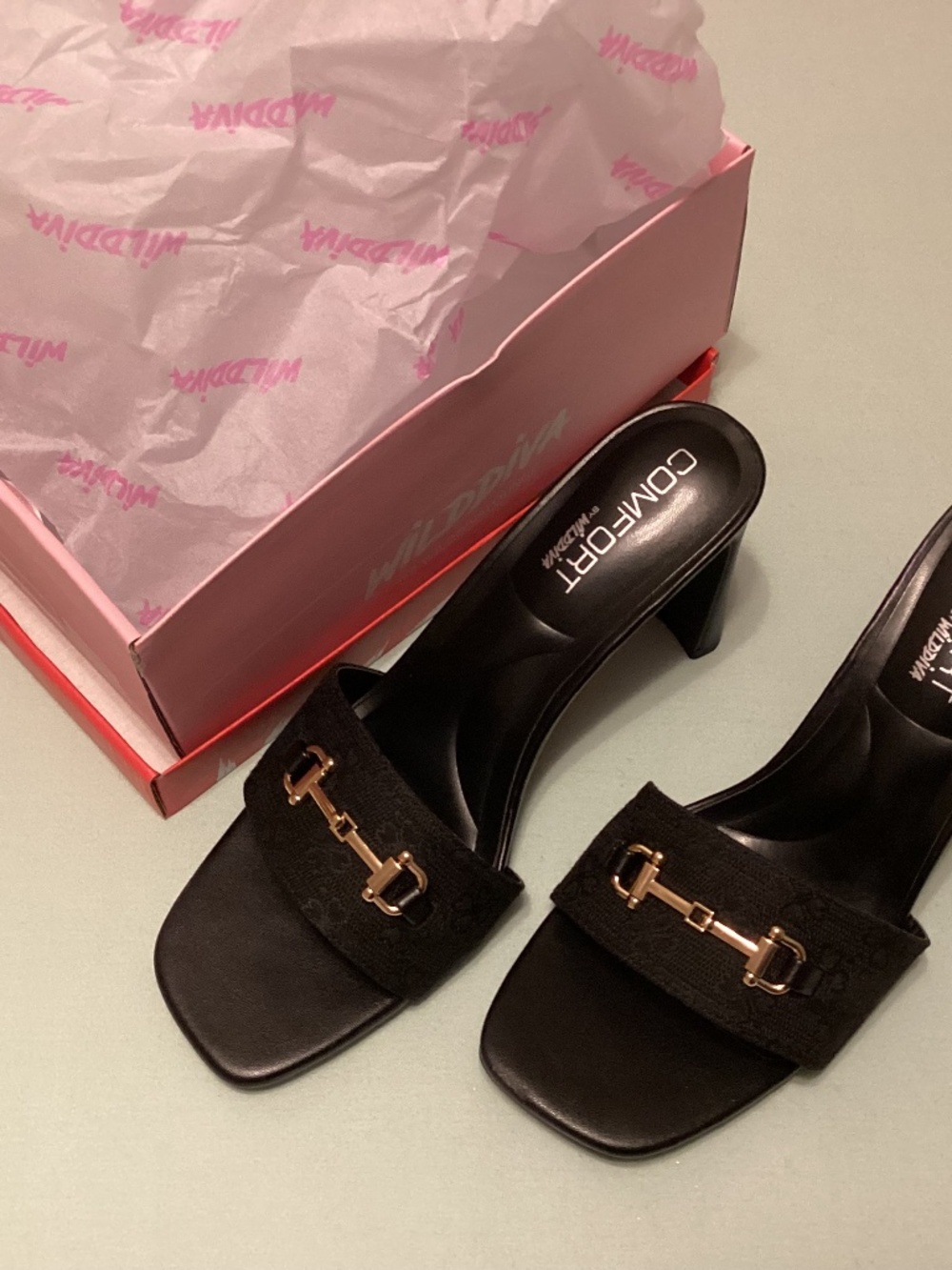 WILD DIVA sandals, NEW